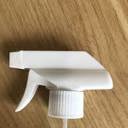WHITE TRIGGER SPRAYER 10320-070504